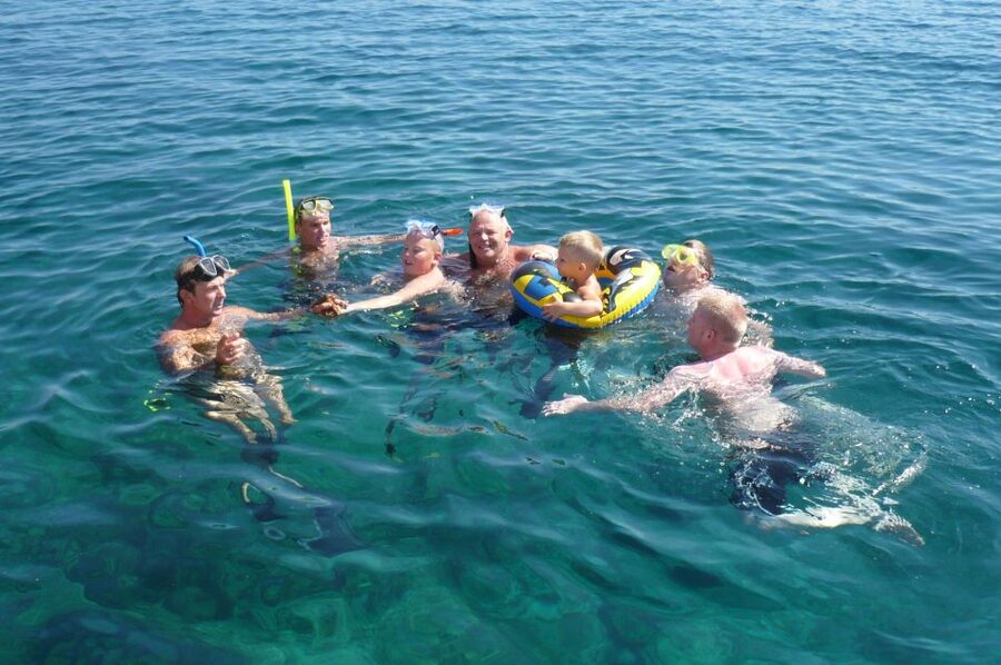Chania Town: Glass-Bottom Boat Cruise to Thodorou & Lazareta - The crew makes the difference