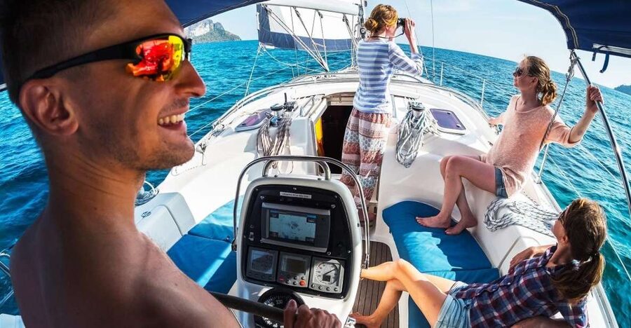 Cinque Terre: 2-Hour Private Boat Tour - Manarola after 15 minutes on the coast