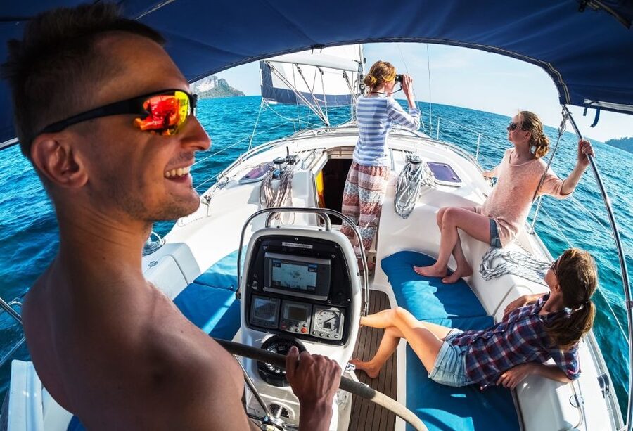 Cinque Terre: 2-Hour Private Boat Tour - Vernazza and Monterosso in the final hour