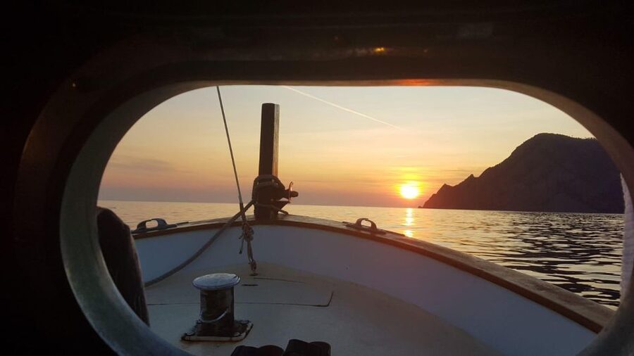 Cinque Terre: 2-Hour Private Boat Tour - Is $574.78 good value for six people?
