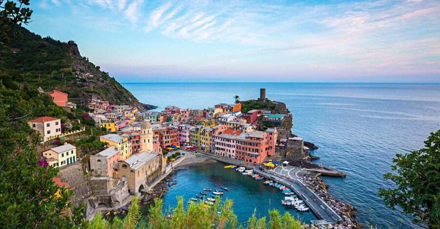 Cinque Terre: Hybrid Boat Tour with Swimming Stop - Monterosso and Vernazza from offshore
