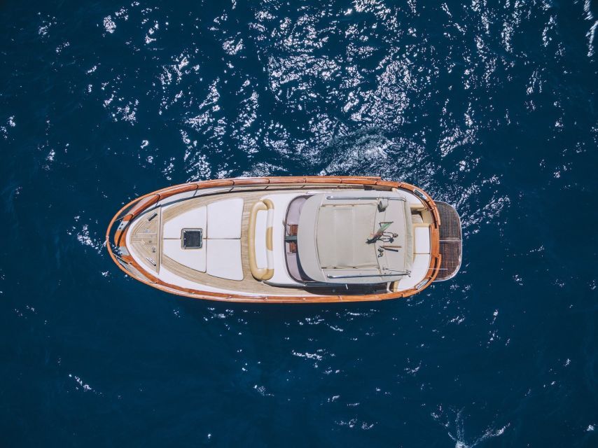 Cinque Terre & Portovenere: Boat Tour - The 70-minute stop in Monterosso