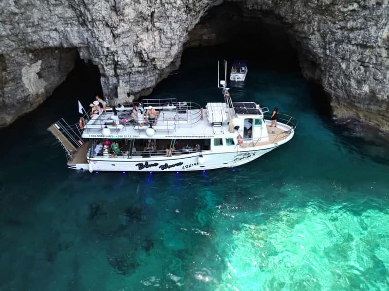 Comino Blue Lagoon & Crystal Lagoon - 3 Bay Cruise - Blue Lagoon: beautiful water, busy shore