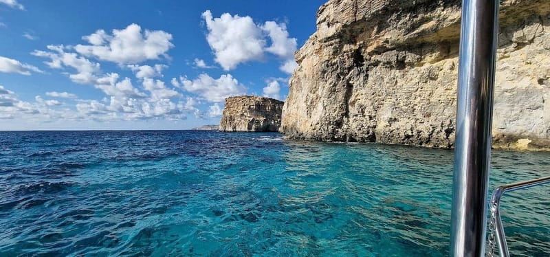 Comino: Blue Lagoon, Crystal Lagoon and Sea Caves Boat Tour - Santa Maria Bay offers a calmer swim