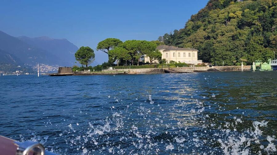 Como Boat experience • Shared Boat Tour with a hot drink - Why this short Como cruise works
