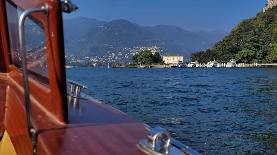 Como Boat experience • Shared Boat Tour with a hot drink - The western shore: Villa Olmo to Passalacqua