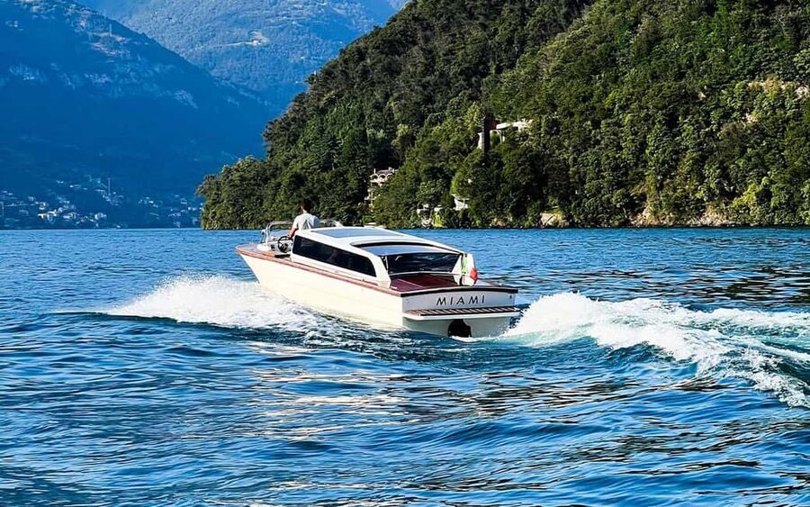 Como Boat experience • Shared Boat Tour with a hot drink - Starting at Via Fratelli Cairoli 21