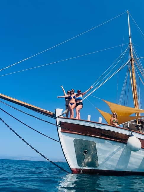 Corfu: Semi-Private Cruise to Paxos and Antipaxos Islands - The return sailing to Benitses