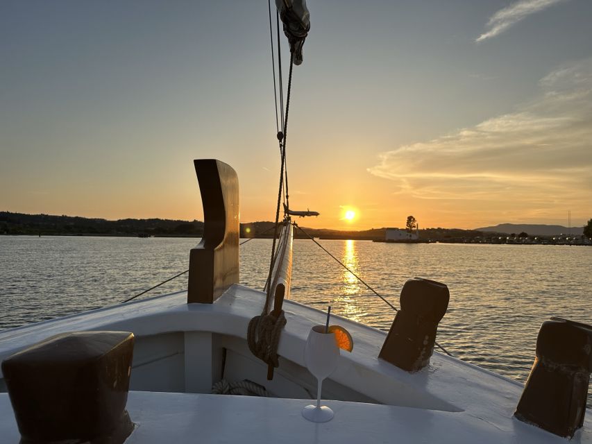 Corfu: Sunset Cruise on Classic Boat with Cocktails & Snacks - Old Fortress views from the water