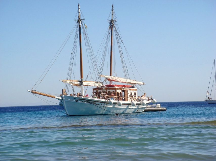 Corfu Town: Full-Day Cruise with Lunch, Drinks & Swim Stops - Why the small-group atmosphere matters