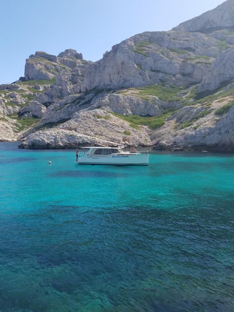 Cruise, Coffee and Swimming in the Calanques of Frioul - Why this short Marseille cruise works