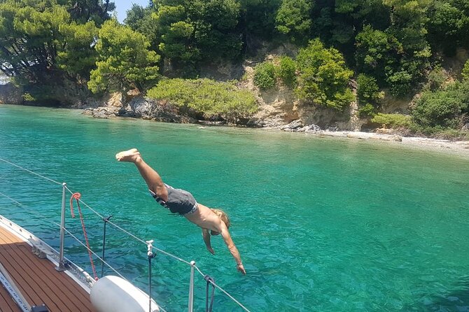 Day sailing Skiathos Skopelos with lunch on Rainbow yacht - Food, drinks, and comfort on board