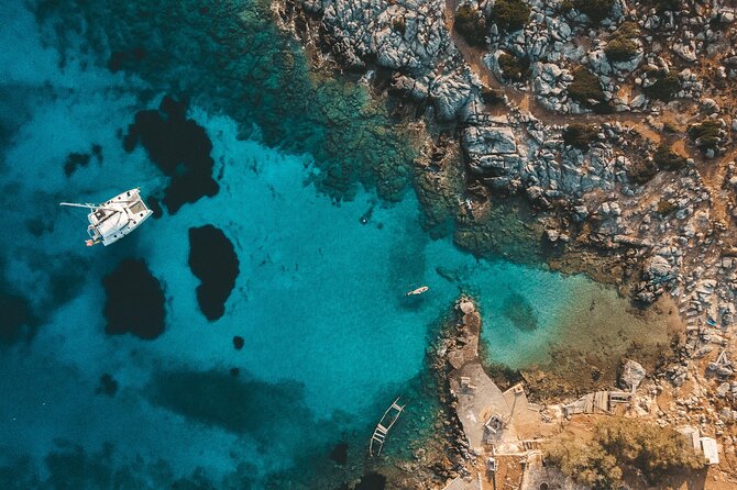Dia Island Catamaran – Premium Lunch, Open Bar, Small Group - Leaving Heraklion with Coffee and Cretan Pastries