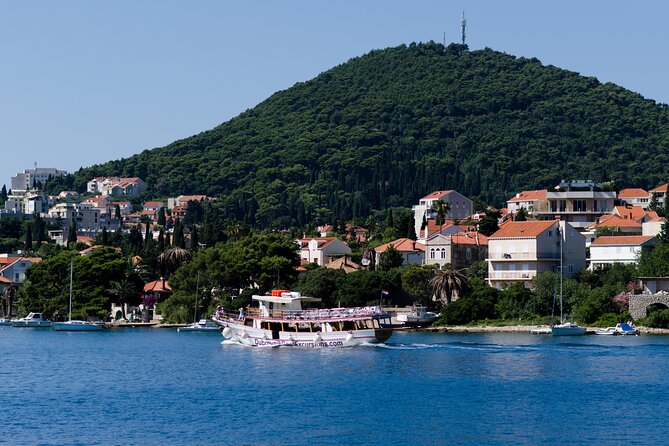 Dubrovnik: 3 Islands Boat Tour with Lunch & drinks(FR, ES, EN) - Music, crew, and the social atmosphere