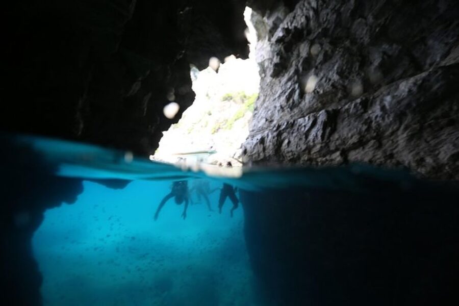 Dubrovnik: Blue Cave & Sunj Beach Boat Tour with Drinks - Swimming into Koločep’s Blue Cave