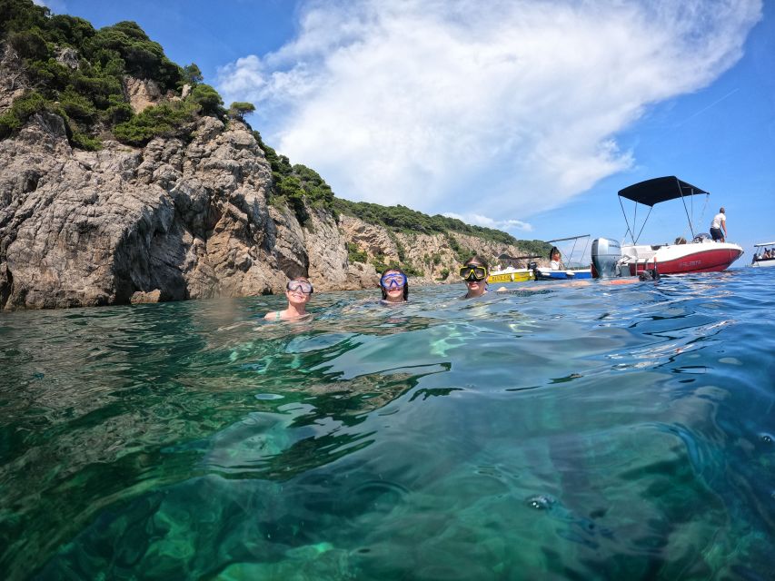 Dubrovnik: Blue & Green Caves Private Boat Tour with Drinks - How the timing changes the experience