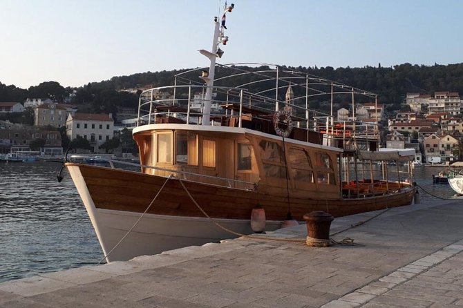 Dubrovnik Elafiti Islands Cruise with Lunch, Drinks and Pickup - Koločep starts the island-hopping day