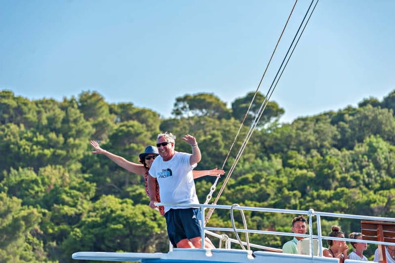 Dubrovnik: Elaphite Islands Cruise with Drinks/Lunch Options - Timing, weather, and practical preparation