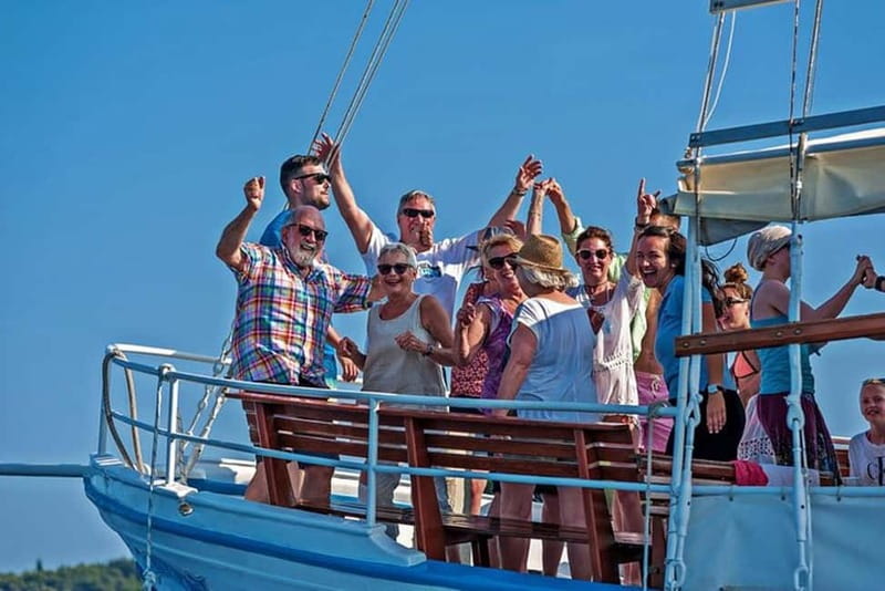 Dubrovnik: Elaphite Islands Cruise with Drinks/Lunch Options - What the drinks service really includes