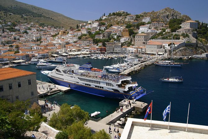 From Athens: Hydra, Poros, and Aegina Day Cruise with Lunch - Lunch on board while sailing toward the next island