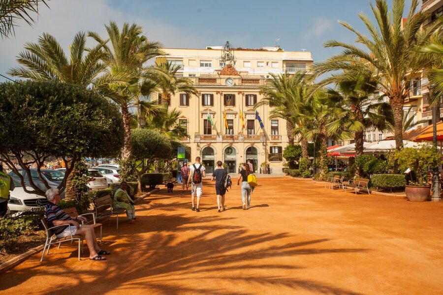 From Barcelona: Costa Brava Day Tour with Boat Trip - Three and a Half Hours for Lunch, Swimming, and Wandering