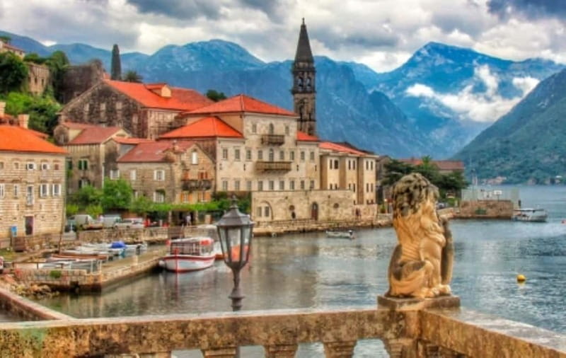 From Dubrovnik: Montenegro Day Trip with Boat Cruise - Arriving in Kotor from the water