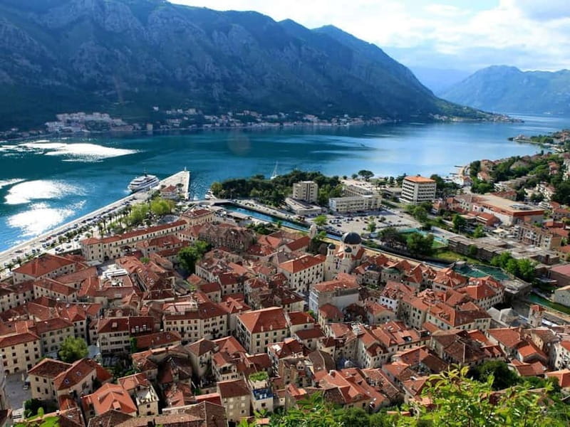From Dubrovnik: Montenegro Day Trip with Boat Cruise - Early pickup and the ride south from Dubrovnik