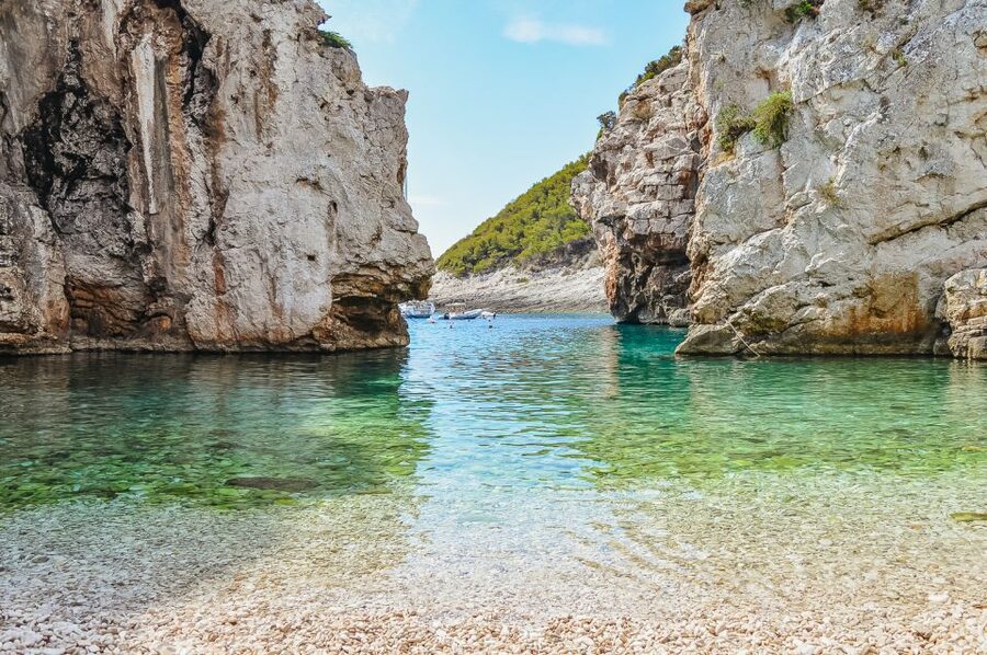 From Hvar: Vis Island and Blue Cave Speedboat Tour - Vis town, Komiza, or the islands for lunch