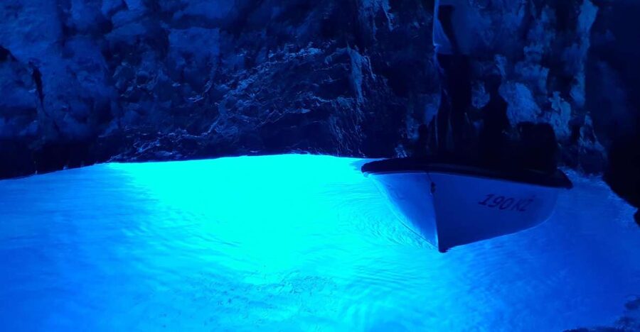 From Hvar: Vis Island and Blue Cave Speedboat Tour - Green Cave on Ravnik: a scenic first look