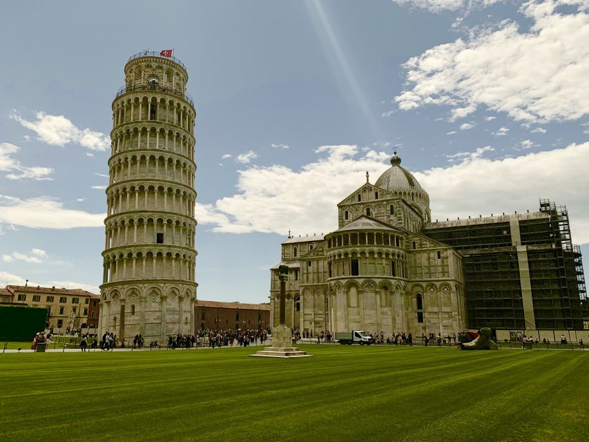 From La Spezia: Round-Trip to Pisa Cruise Shore Excursion - Walking from the coach to the Piazza dei Miracoli