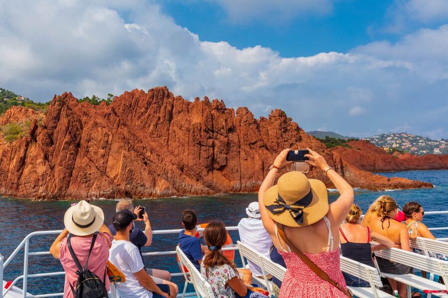From Mandelieu: Corniche d'Or Sightseeing Cruise with Guide - The red cliffs of the Esterel Massif