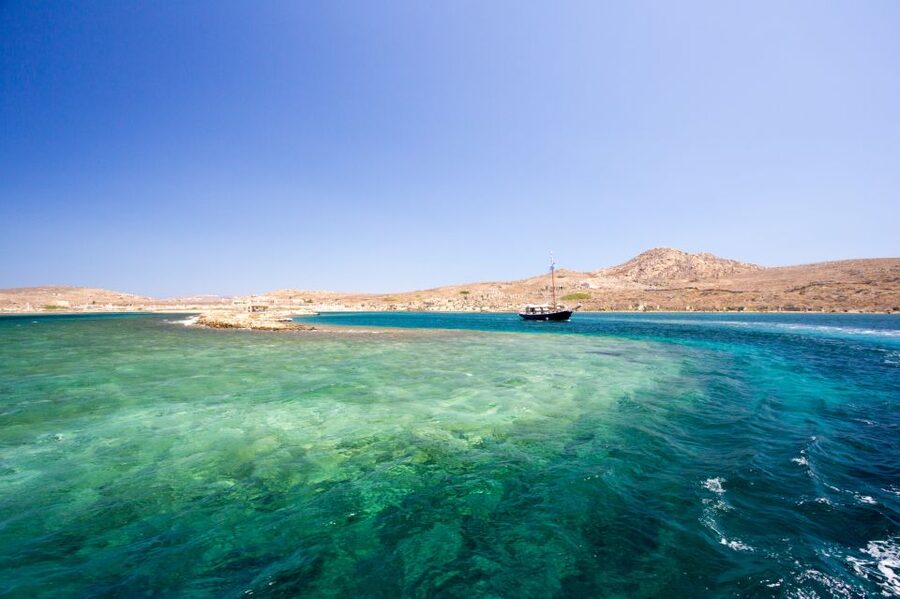 From Mykonos: Cruise to Delos and Rhenia with Lunch - The return trip, music, and rough Aegean water