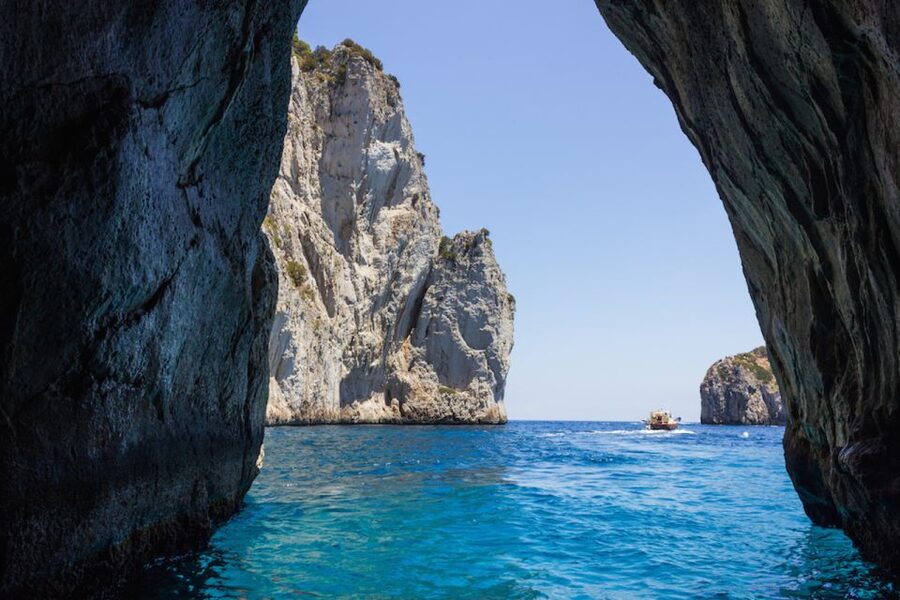 From Naples: Capri Boat Day Trip with Drinks - Drinks, snacks, and the ride back