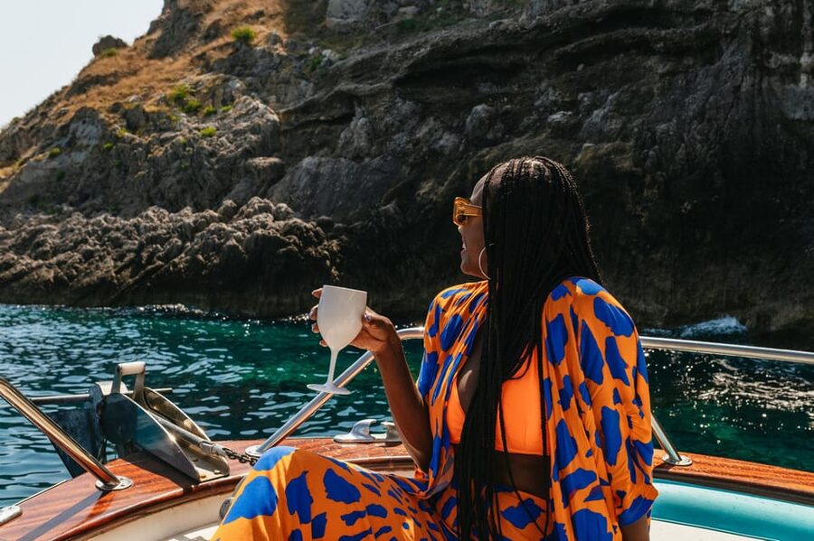 From Naples: Positano and Amalfi Boat Tour with Drinks - Meeting in Naples and reaching Piano di Sorrento