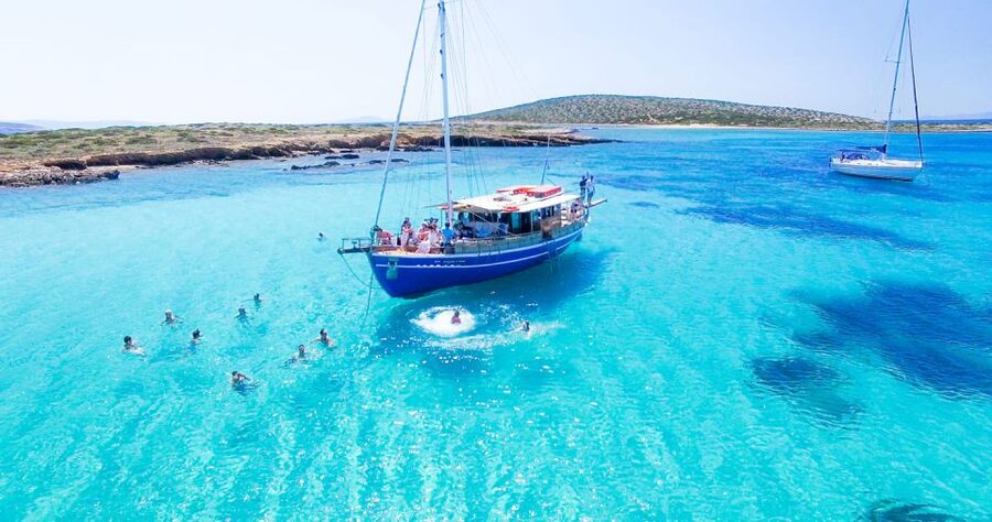 From Paros: Antiparos and Despotiko Full-Day Swim Cruise - Crossing toward Antiparos