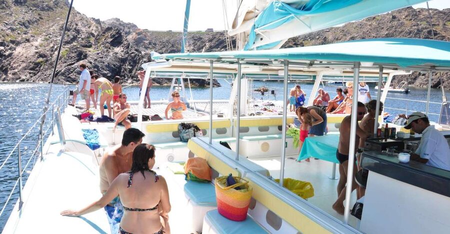 From Roses: Catamaran Cruise Cap Norfeu - Cadaqués - Seeing Cadaqués from its white shoreline