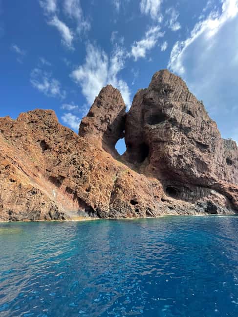 From Sagone/Cargèse: Scandola and Calanques de Piana Cruise - A 30-minute pause in Girolata
