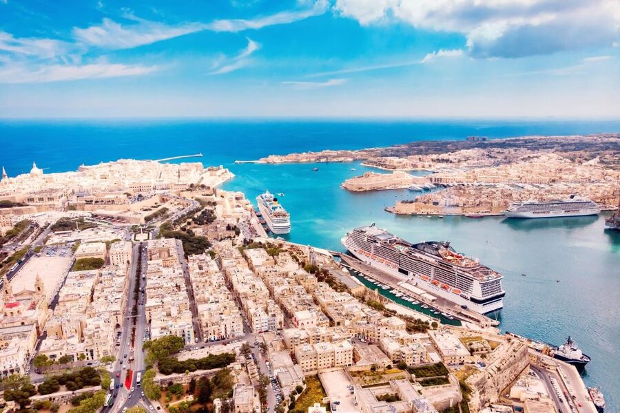 From Sliema: Cruise Around Malta's Harbours & Creeks - Valletta’s bastions and Fort St. Elmo