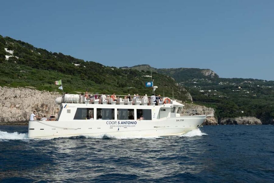 From Sorrento/Nerano: Capri Island Cruise with Guide Onboard - From Sorrento to Marina del Cantone