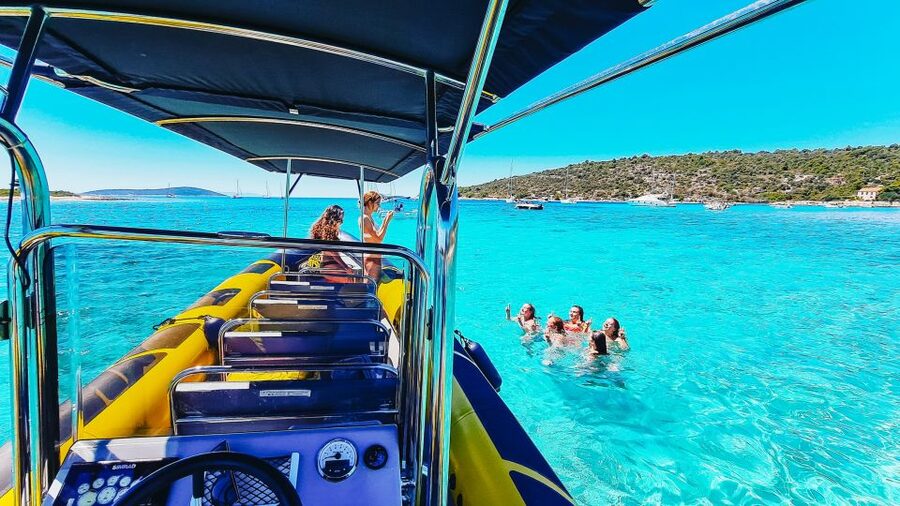 From Split: Blue Cave & 5 Islands with Vis & Hvar Boat Tour - Hvar City: 2.5 hours to eat and explore