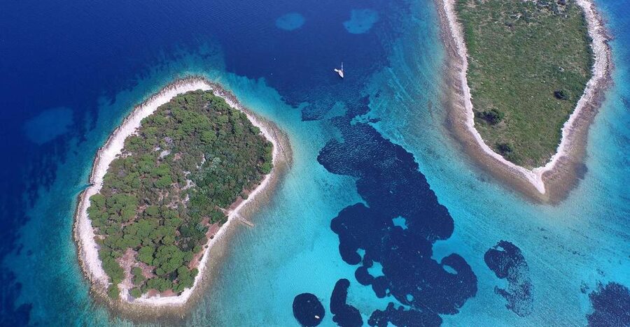 From Split: Blue Lagoon and Trogir Half-Day Speedboat Tour - A half-day that covers coast, islands, and history