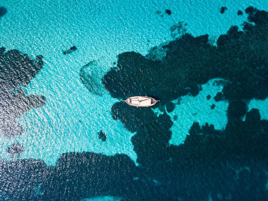 From Stintino: Asinara Vintage Sailing Boat Tour with Lunch - Why Asinara works best from the water