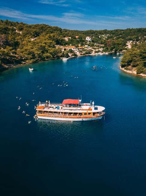From Trogir: Blue Lagoon & Šolta Cruise with Lunch & Drinks - Leaving Trogir aboard the Solo