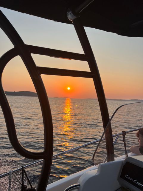 From Trogir: Three Islands Half-Day Speedboat Tour - A fast start beside Kamerlengo Castle