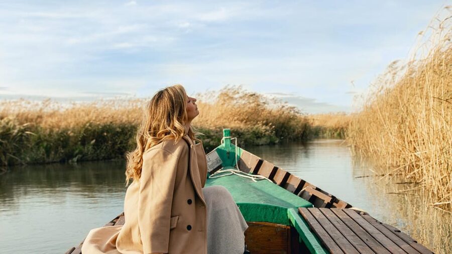 From Valencia: Albufera Natural Park Eco Boat Tour & Sunset - The electric boat is the peaceful center of the tour