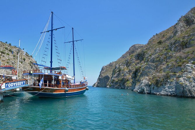 Full Day 3-Island Boat Cruise from Port of Kos - The Mood Onboard: Music, Cocktails, And Friendly Crew