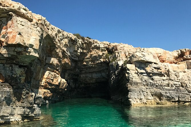 Full-Day Boat Tour of the Medulin Archipelago from Medulin - Lunch on board, with three menu choices
