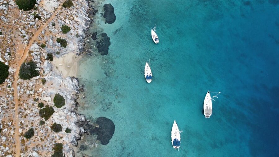 Heraklion: Private Half-Day Sailing Trip to Dia Island - Two crew members make a difference