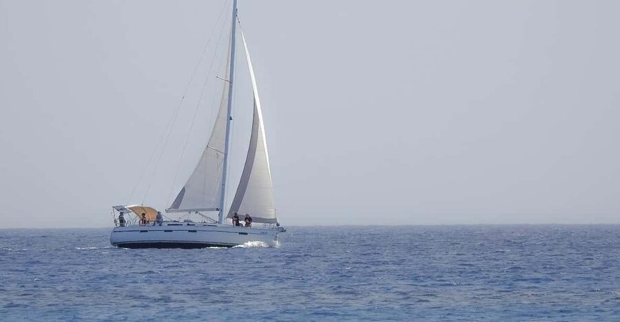 Heraklion: Sailing Cruise to Dia Island with Drinks and Meal - Stories, sea air, and the chance of dolphins
