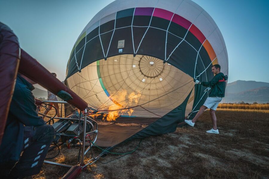 Heraklion: Sunrise Balloon Flight & Sunset Catamaran Cruise - Sunrise over the Lassithi Plateau
